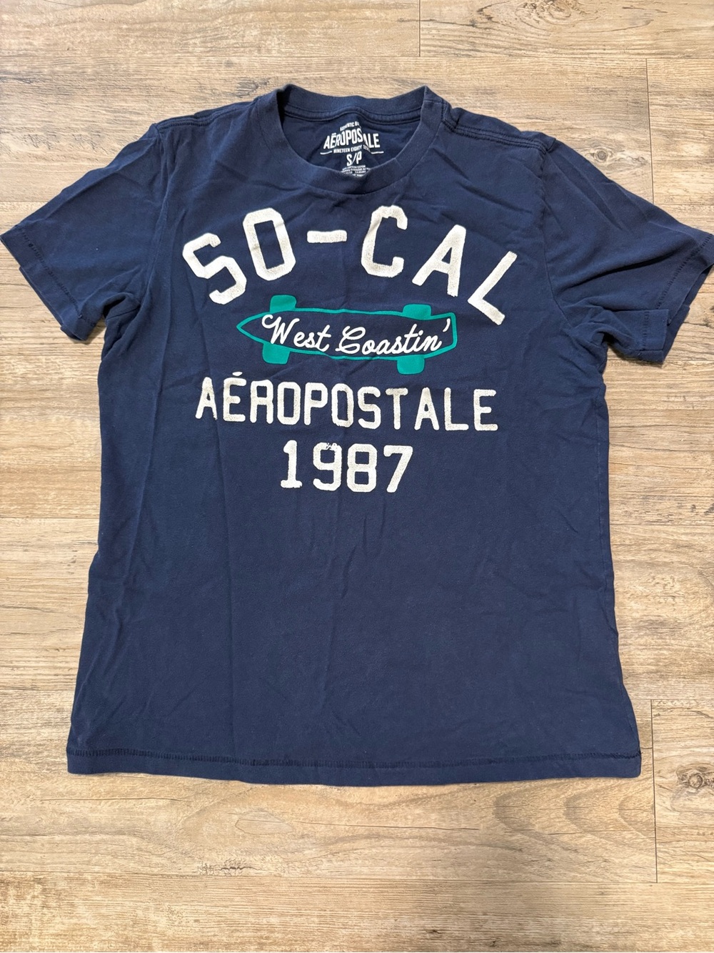 Aeropostale Navy Short Sleeve SO-CAL Tee with Teal Skateboard Graphic